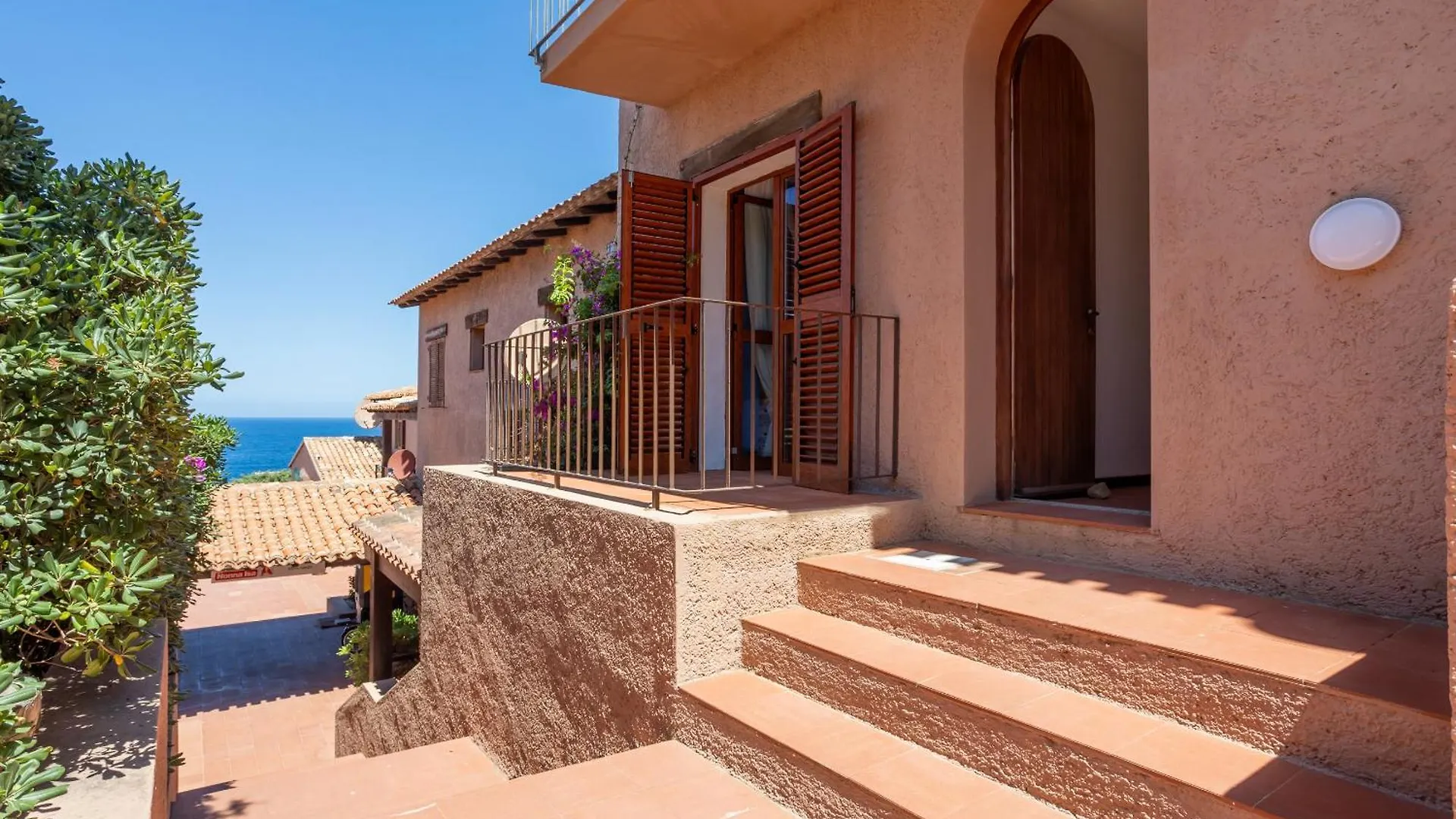 Casa Carlotta In Costa Paradiso Italy