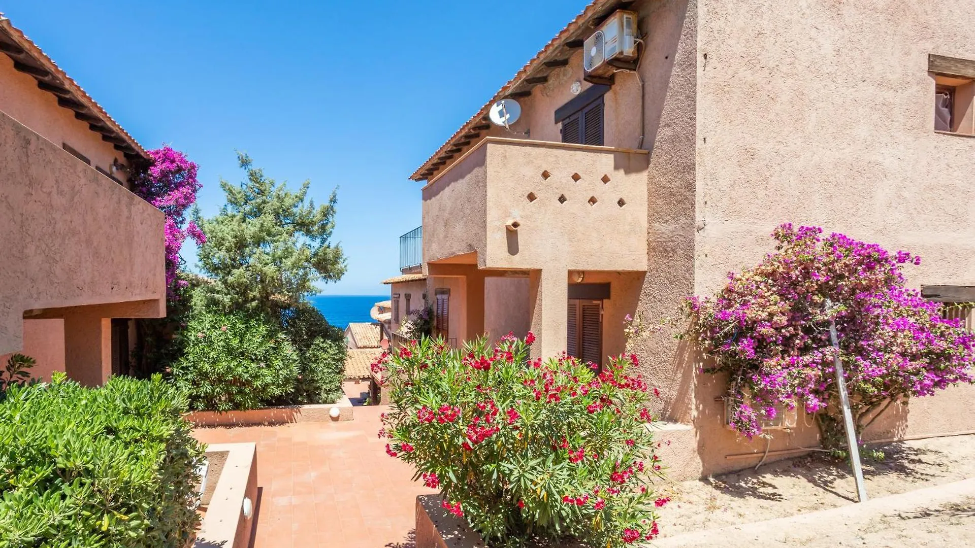 Casa Carlotta In Costa Paradiso location